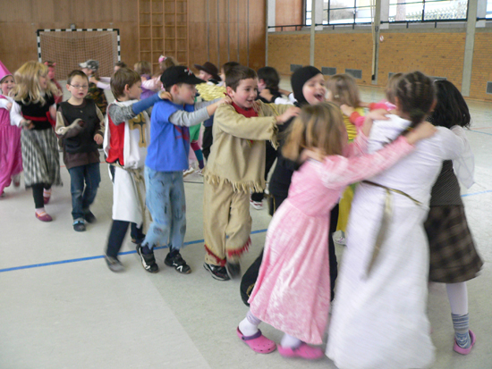 Faschingsfeier in der Turnhalle 